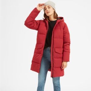 Everlane | The Long Puffer in GREEN